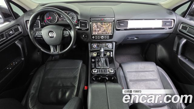 Volkswagen Touareg — interior