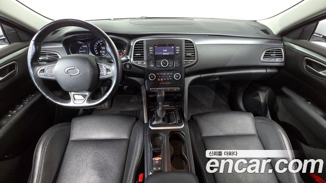Renault Korea SM6 — interior