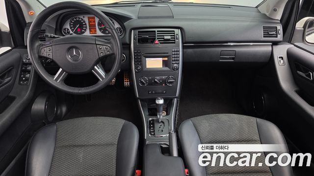 Mercedes-Benz B-Class — interior