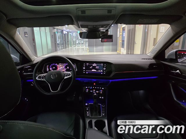 Volkswagen Jetta — interior