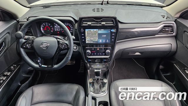 KG Mobility Tivoli — interior
