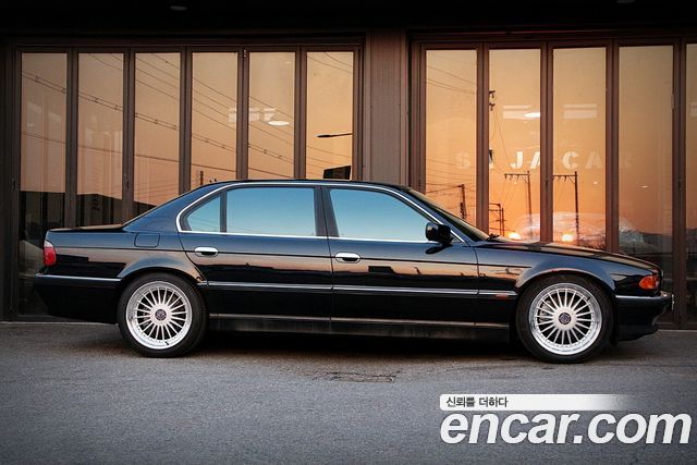 BMW 7 Series — interior