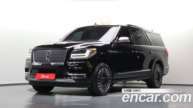 Lincoln Navigator — exterior
