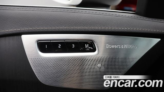 Volvo XC90 — interior