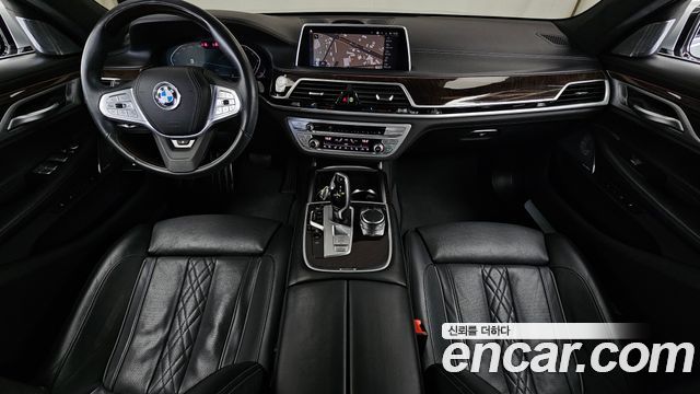 BMW 7 Series — interior