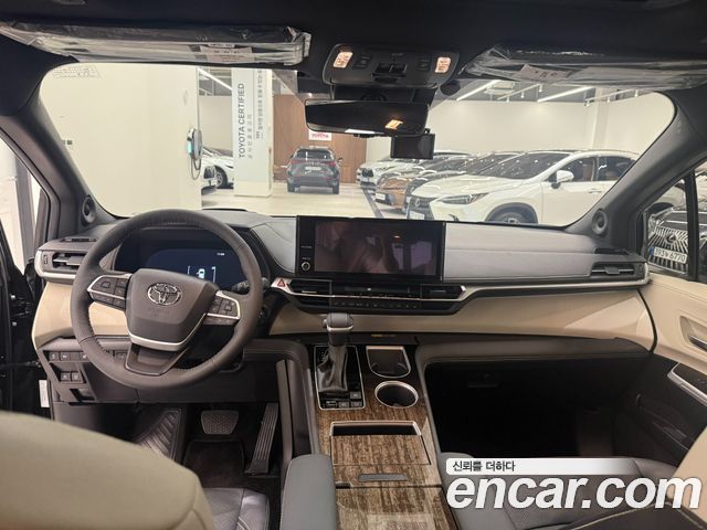 Toyota Sienna — interior