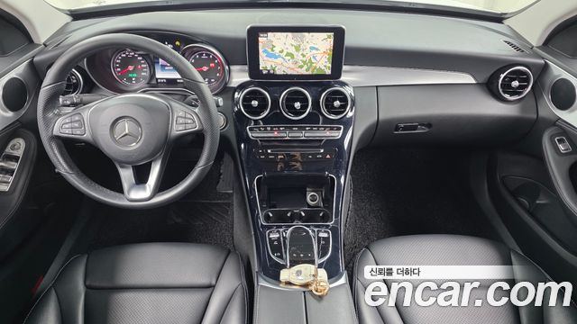 Mercedes-Benz C-Class — interior