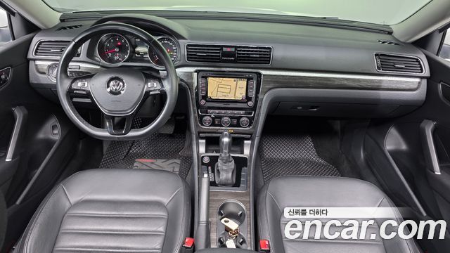 Volkswagen Passat — interior