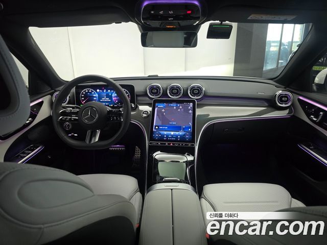 Mercedes-Benz C-Class — interior