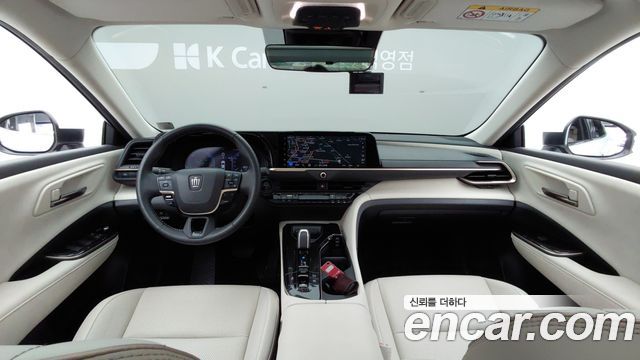 Toyota Crown — interior