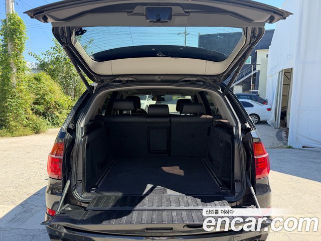 BMW X5 — interior
