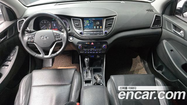 Hyundai Tucson — interior