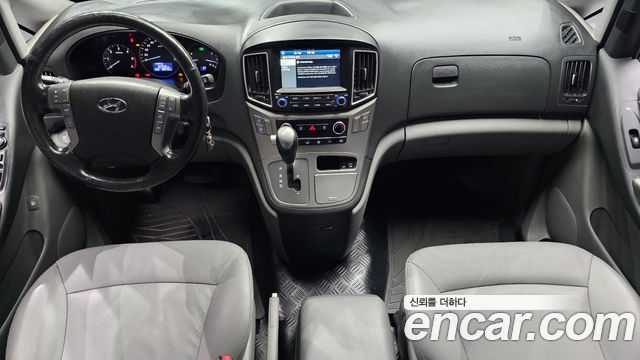 Hyundai Starex — interior