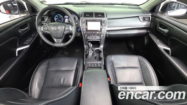 Toyota Camry — interior