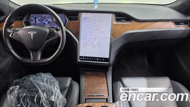 Tesla Model S — interior