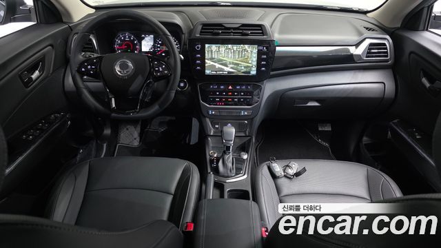 KG Mobility Tivoli — interior