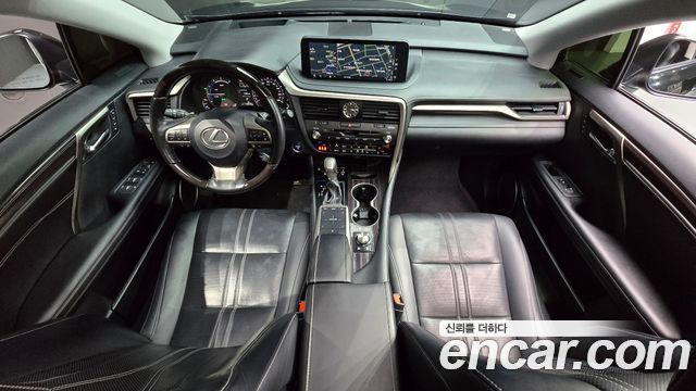 Lexus RX — interior