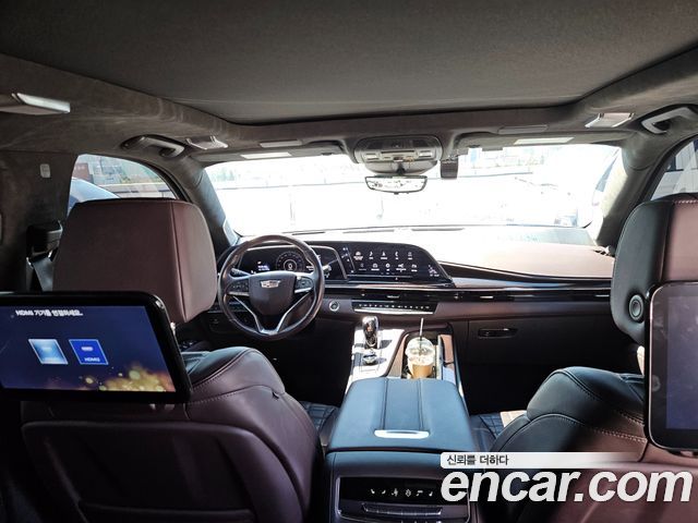 Cadillac Escalade — interior