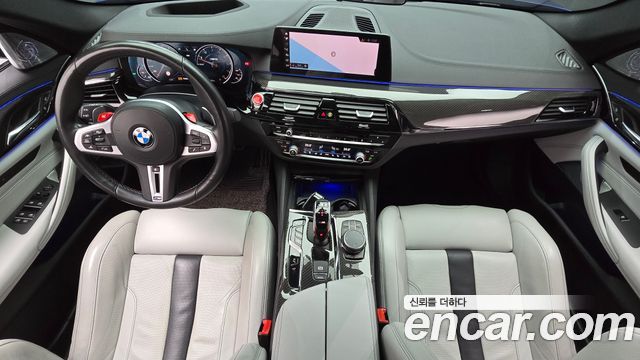 BMW M5 — interior