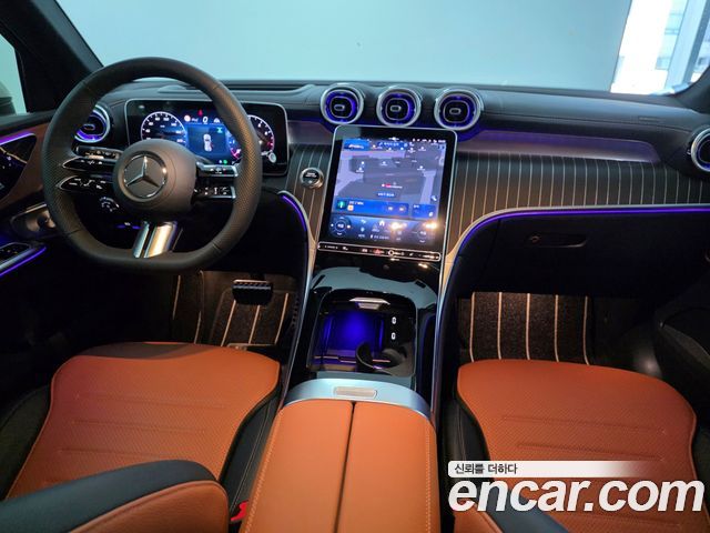 Mercedes-Benz GLC-Class — interior