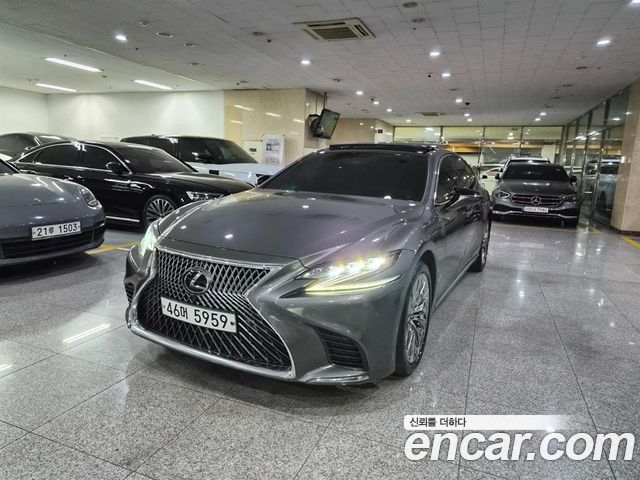 Lexus LS — exterior