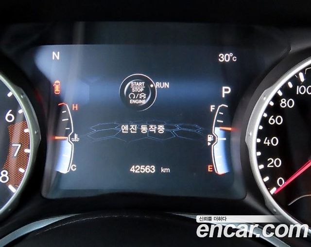 Jeep Compass — interior