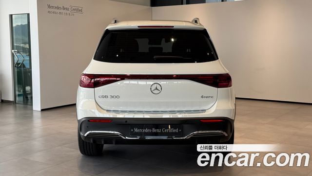 Mercedes-Benz EQB — interior