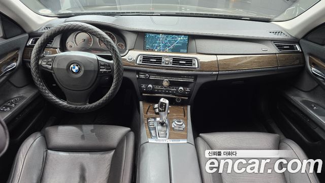 BMW 7 Series — interior