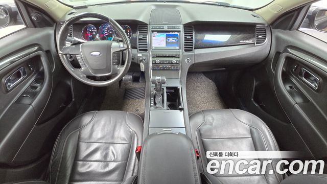 Ford Taurus — interior