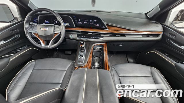 Cadillac Escalade — interior