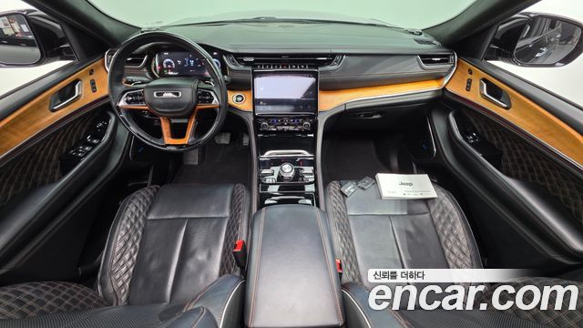 Jeep Cherokee — interior