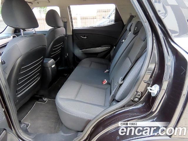 KG Mobility Tivoli — interior