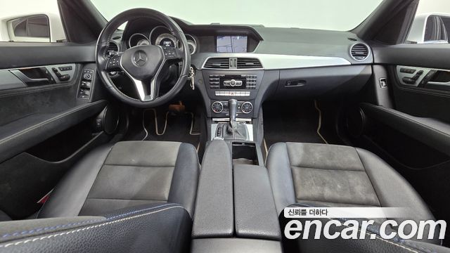 Mercedes-Benz C-Class — interior