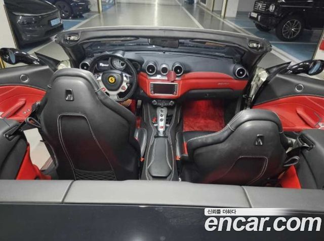 Ferrari California — interior