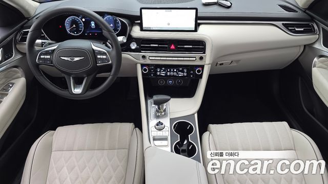 Genesis G70 — interior
