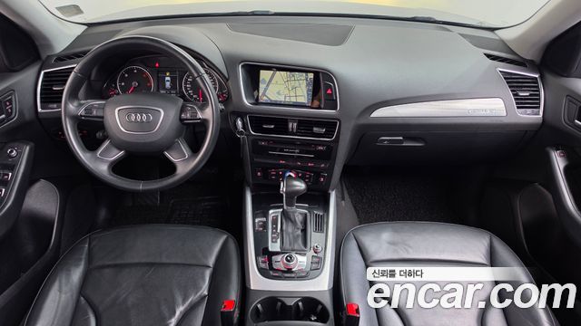 Audi Q5 — interior