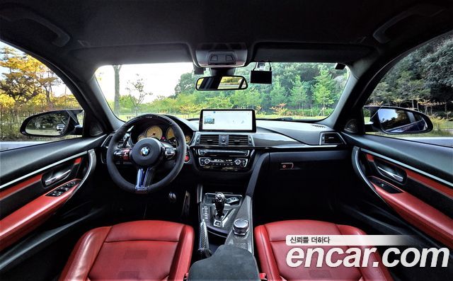 BMW M3 — interior