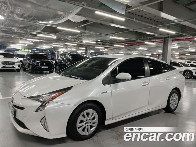 Toyota Prius — exterior
