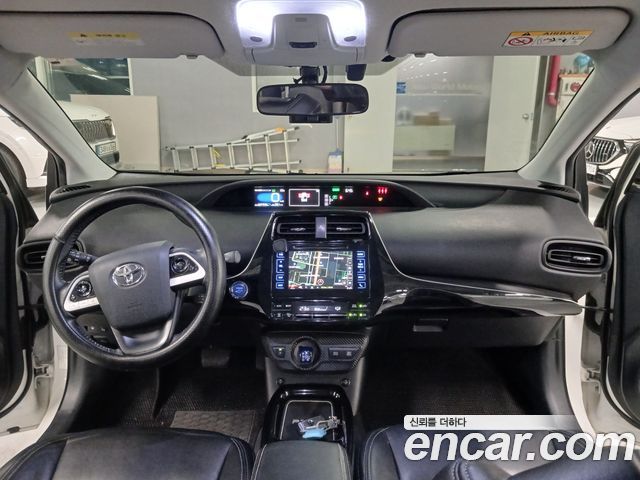 Toyota Prius — interior