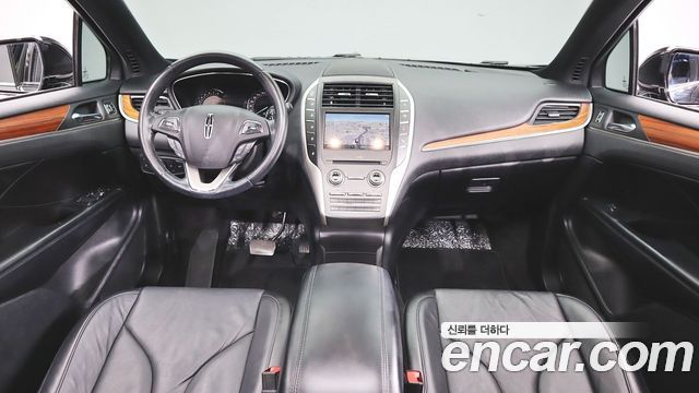 Lincoln MKC — interior