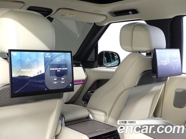 Land Rover Range Rover — interior