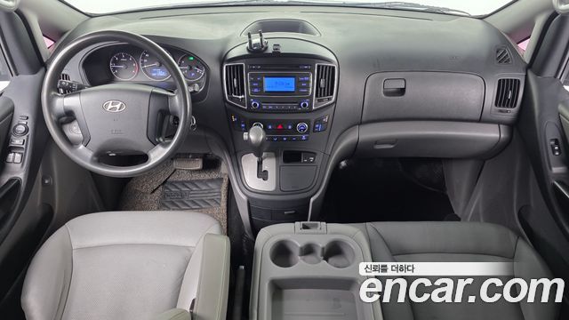 Hyundai Starex — interior