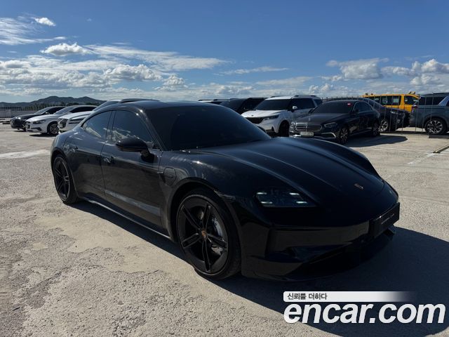 Porsche Taycan — exterior