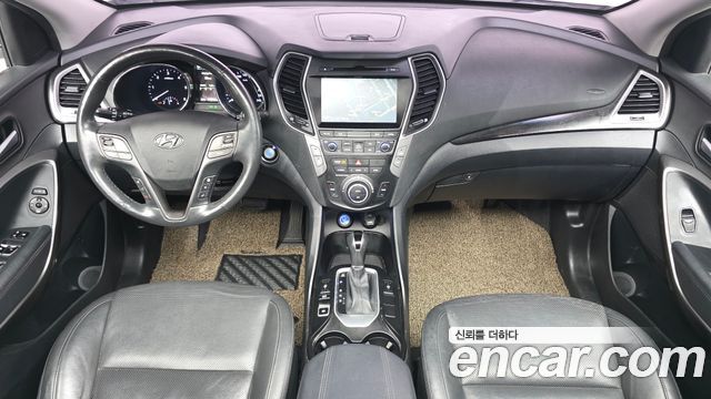 Hyundai Santa Fe — interior