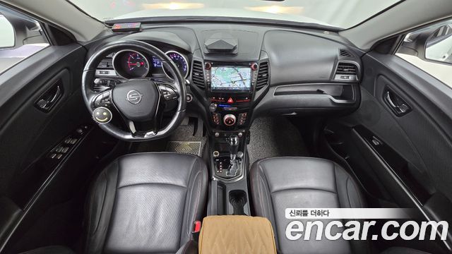 KG Mobility Tivoli — interior
