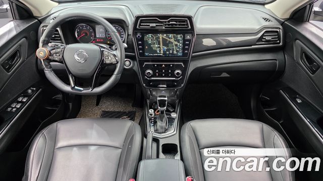 KG Mobility Tivoli — interior