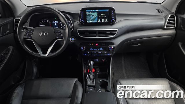 Hyundai Tucson — interior