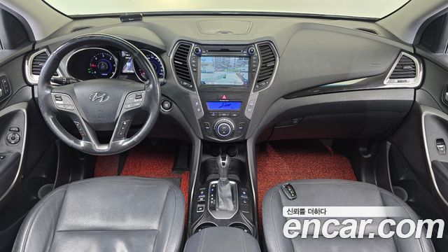 Hyundai Santa Fe — interior