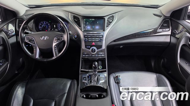Hyundai Grandeur — interior