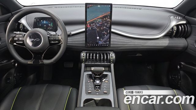 BYD Atto 3 — interior